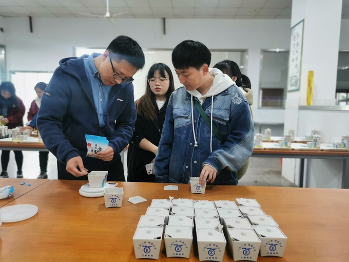 1683253724461759.jpg 2.jpg