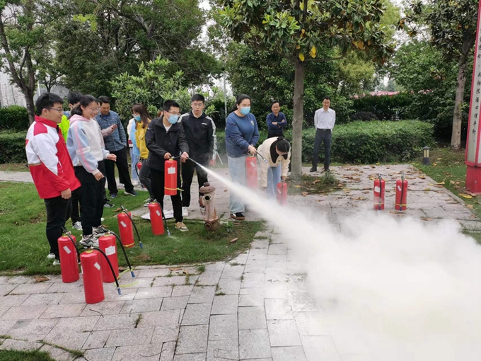 1683358664236214.jpg 高邮市疾控中心:以演代练,提升消防灭火器材应急使用能力图片4.jpg