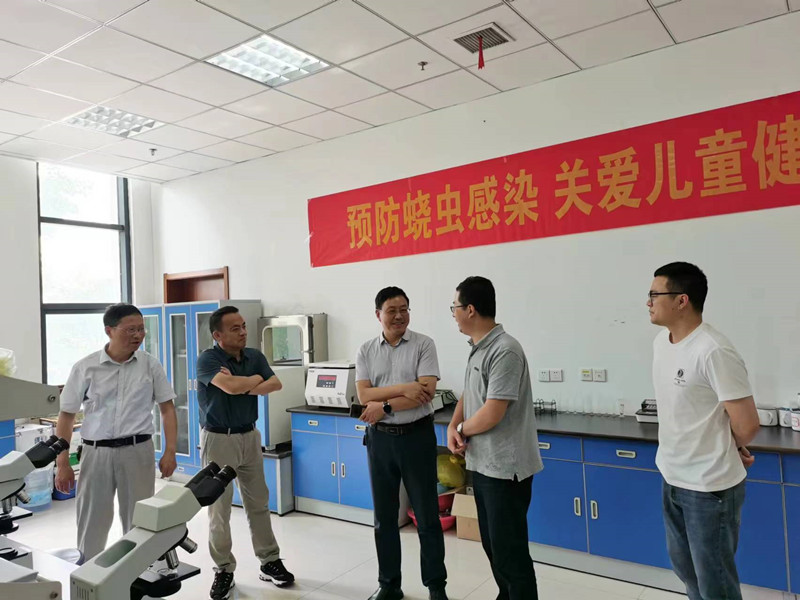 1688956434839885.jpg 省血防研究所调研高邮市疾控中心医学科研工作图片2.jpg